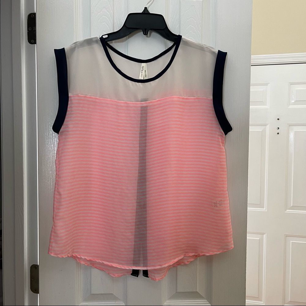 Live 4 Truth blouse Large